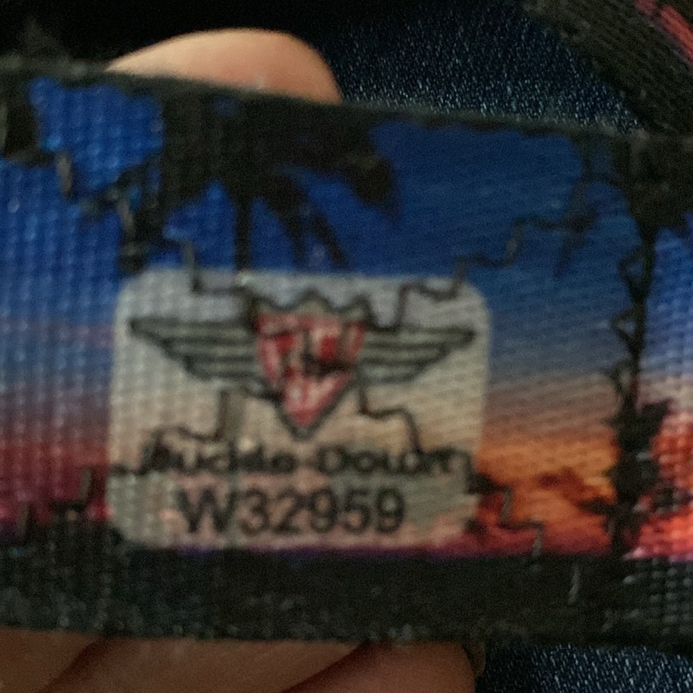 Ford Mustang seatbelt buckle belt - Picture 2 of 9